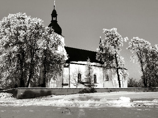 Kościół w parafialny w Olesznie